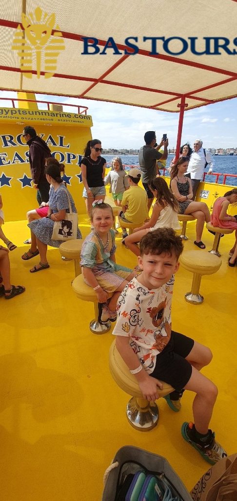 Hurghada Glass Bottom Boat: Giftun Island Tour with Snorkeling & Buffet Lunch