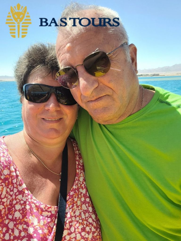 Hurghada Glass Bottom Boat: Giftun Island Tour with Snorkeling & Buffet Lunch