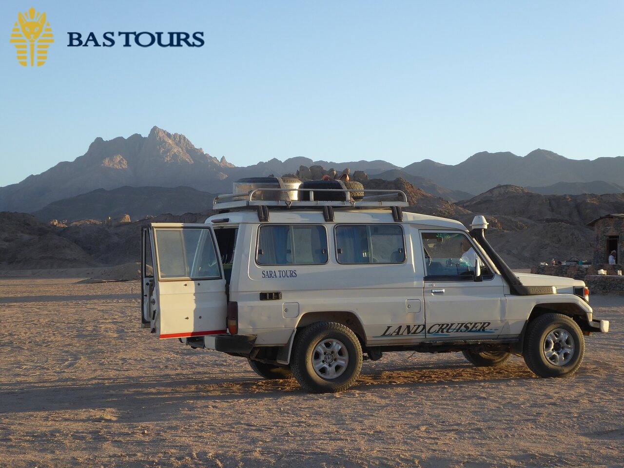 Off-Road Thrills: Jeep Safari Through the Eastern Desert