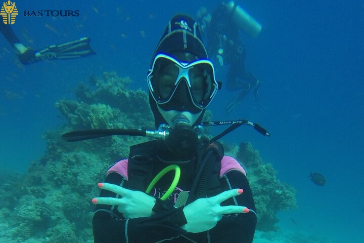 Hurghada Diving Boat Tour – Red Sea Group Diving Trip